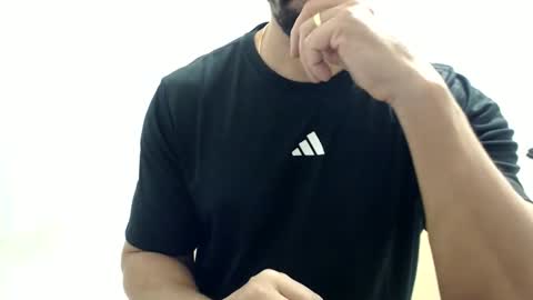 Snapshot of cashmastermuscle77 chatting on 06/09/26, 12:22 cashmastermuscle77 online show from 06/09/26, 12:22