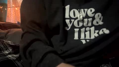 Snapshot of casidy1 chatting on 11/25/25, 05:24 casidy1 online show from 11/25/25, 05:24