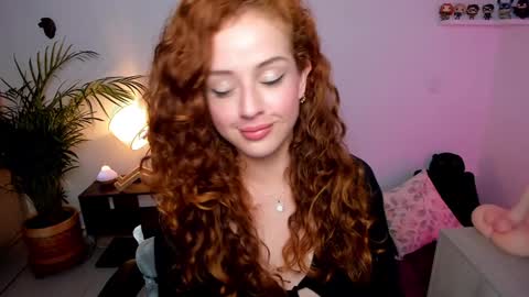 Snapshot of cassandra_caiin chatting on 01/12/25, 01:11 Cassie online show from 01/12/25, 01:11