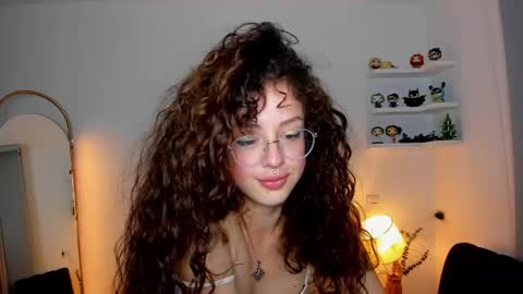 Snapshot of cassandra_caiin chatting on 04/13/26, 11:10 Cassie online show from 04/13/26, 11:10
