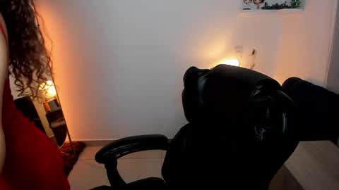 Snapshot of cassandra_caiin chatting on 05/17/26, 07:10 Cassie online show from 05/17/26, 07:10