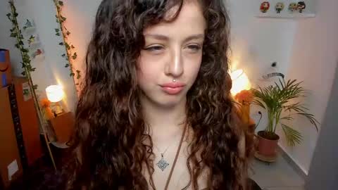Snapshot of cassandra_caiin chatting on 06/05/26, 09:20 Cassie online show from 06/05/26, 09:20