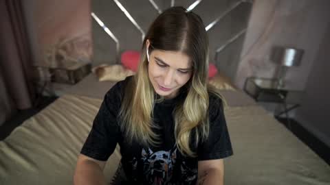 Lena online show from 02/05/25, 10:51