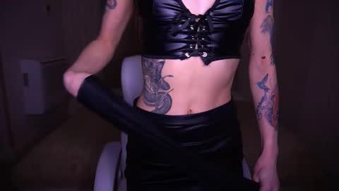 Snapshot of cassandrastars chatting on 11/24/25, 11:59 Cassandra online show from 11/24/25, 11:59