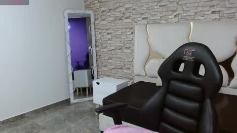 Snapshot of casse_tay chatting on 10/19/25, 02:56 casse_tay online show from 10/19/25, 02:56