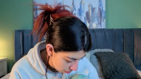 Snapshot of cassie_bloom chatting on 03/27/26, 08:26 cassie_bloom online show from 03/27/26, 08:26