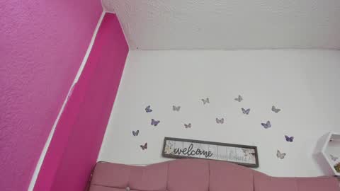 Snapshot of cassie_jones1 chatting on 12/23/24, 06:33 Cassie Jones online show from 12/23/24, 06:33