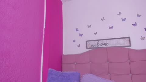 Snapshot of cassie_jones1 chatting on 01/05/25, 08:43 Cassie Jones online show from 01/05/25, 08:43