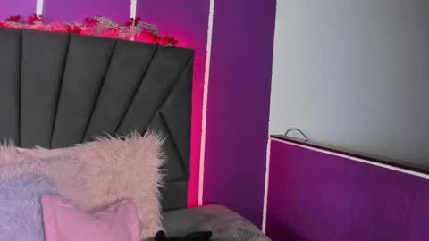 Snapshot of cassie_jones1 chatting on 02/14/25, 09:24 Cassie Jones online show from 02/14/25, 09:24