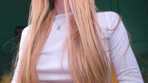 Hello my name is Cassie and my friend Nilo is also here online show from 12/30/24, 07:42