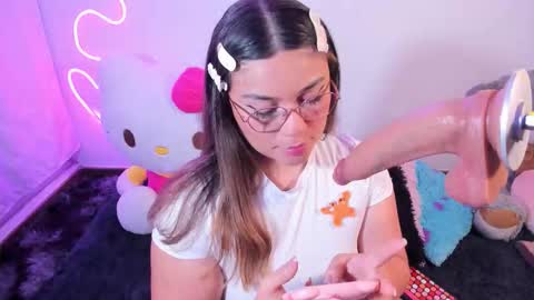 Snapshot of cassiebigass_ chatting on 02/13/26, 10:06 Bela igzaii9r online show from 02/13/26, 10:06