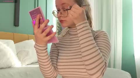 assie online show from 10/18/25, 12:28