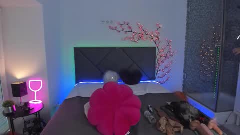 Cassie online show from 11/11/25, 06:35