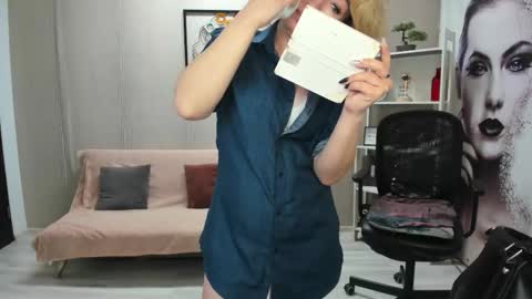 Snapshot of cassiejonas chatting on 03/26/26, 04:18 CassieJonas online show from 03/26/26, 04:18