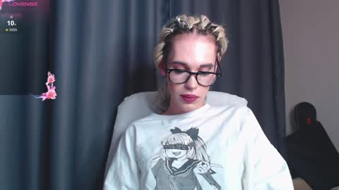 Snapshot of cassiemich chatting on 01/08/25, 08:18 Cassie online show from 01/08/25, 08:18