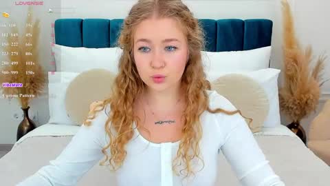 Curly online show from 04/10/26, 12:21