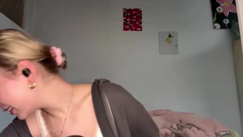 Olivia online show from 02/19/26, 08:10