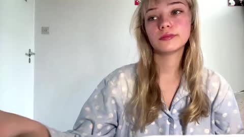 Snapshot of cassijent chatting on 03/23/26, 09:35 Olivia online show from 03/23/26, 09:35