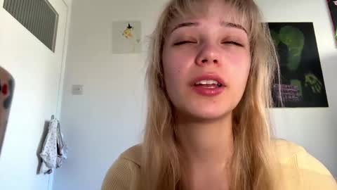 Snapshot of cassijent chatting on 04/22/26, 06:16 Olivia online show from 04/22/26, 06:16