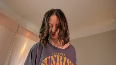 Snapshot of cassisland chatting on 04/14/26, 03:29 cassandra online show from 04/14/26, 03:29