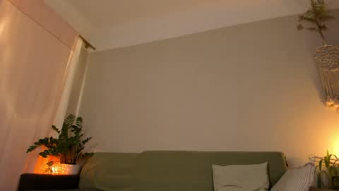 Snapshot of cassisland chatting on 04/15/26, 06:59 cassandra online show from 04/15/26, 06:59