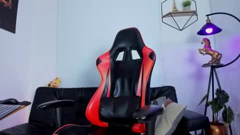 Snapshot of casticatheking chatting on 02/11/25, 10:07 Matheo Brown online show from 02/11/25, 10:07