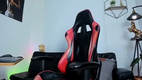 Snapshot of casticatheking chatting on 02/28/25, 06:41 Matheo Brown online show from 02/28/25, 06:41