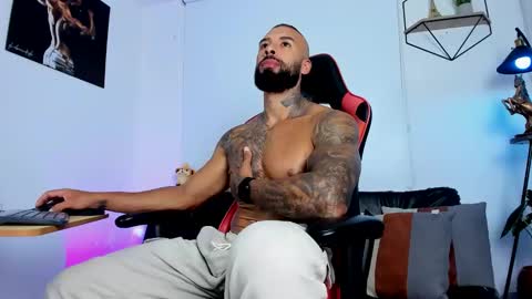 Snapshot of casticatheking chatting on 03/12/25, 11:01 Matheo Brown online show from 03/12/25, 11:01