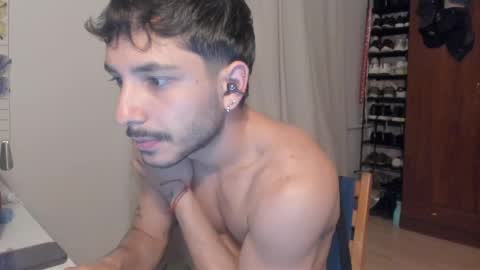 Snapshot of castrenzeasp chatting on 04/22/26, 12:46 Castrenze online show from 04/22/26, 12:46