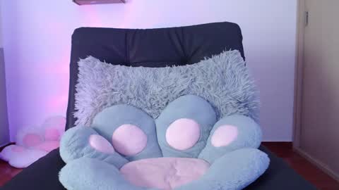 Snapshot of cat_black___ chatting on 01/28/25, 10:12 cat online show from 01/28/25, 10:12