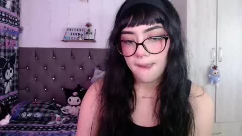 Snapshot of cat_mila_ chatting on 03/13/26, 05:25 Mila online show from 03/13/26, 05:25