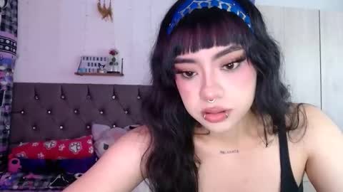 Snapshot of cat_mila_ chatting on 04/10/26, 07:46 Mila online show from 04/10/26, 07:46