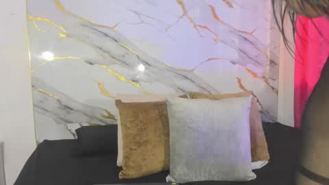 cata_gil1 online show from 11/21/25, 07:01