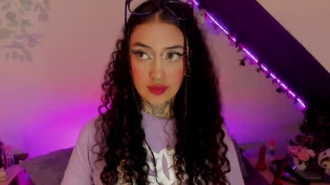 Cata green model independient online show from 01/21/25, 12:57