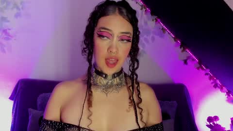 Cata green model independient online show from 01/28/25, 12:47