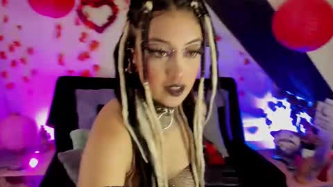 Cata green model independient online show from 02/24/25, 08:25