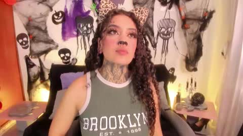 Cata green model independient online show from 10/16/25, 08:21