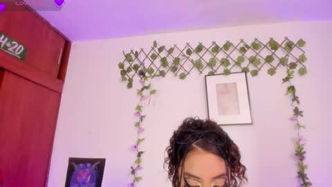 Cata green model independient online show from 11/13/25, 08:08