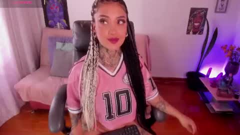 Cata green model independient online show from 07/03/26, 07:09