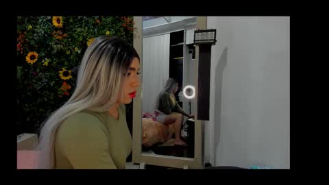 cata_sanchez online show from 11/23/25, 11:37