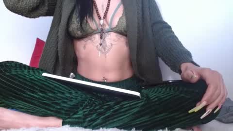 cata_sexy2410 online show from 03/08/25, 12:33