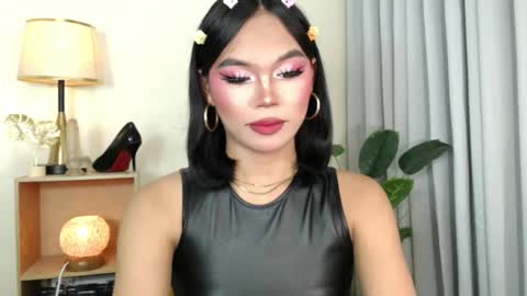 CatalenaX online show from 11/12/25, 09:42