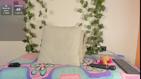 cataleya19__ online show from 01/22/25, 12:06