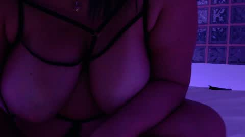 Luna Velvet online show from 05/15/26, 11:01