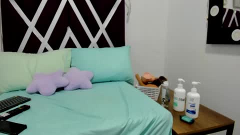 Snapshot of cataleya_bianchi chatting on 05/19/26, 02:29 Cataleya online show from 05/19/26, 02:29