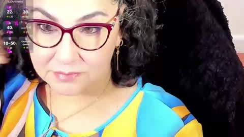 Snapshot of cataleya_mom_ chatting on 01/18/26, 03:32 cataleya online show from 01/18/26, 03:32