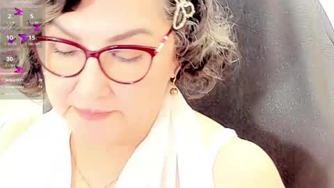 Snapshot of cataleya_mom_ chatting on 04/21/26, 04:12 cataleya online show from 04/21/26, 04:12