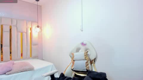Snapshot of cataleya_sambrano chatting on 10/10/25, 09:52 Cataleya online show from 10/10/25, 09:52