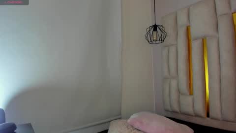 Snapshot of cataleya_sambrano chatting on 10/17/25, 10:51 Cataleya online show from 10/17/25, 10:51