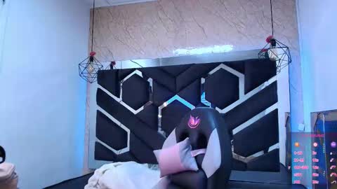 Snapshot of cataleya_sambrano chatting on 11/06/25, 11:00 Cataleya online show from 11/06/25, 11:00